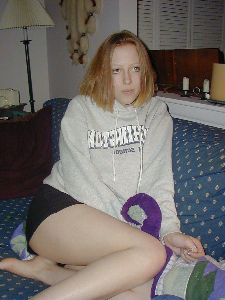 6P College slut shows her blond hairy beaver