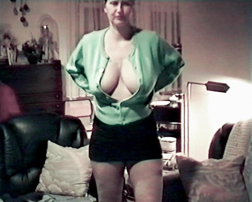 15P SAG - Show your cleavage, busty slut! 02
