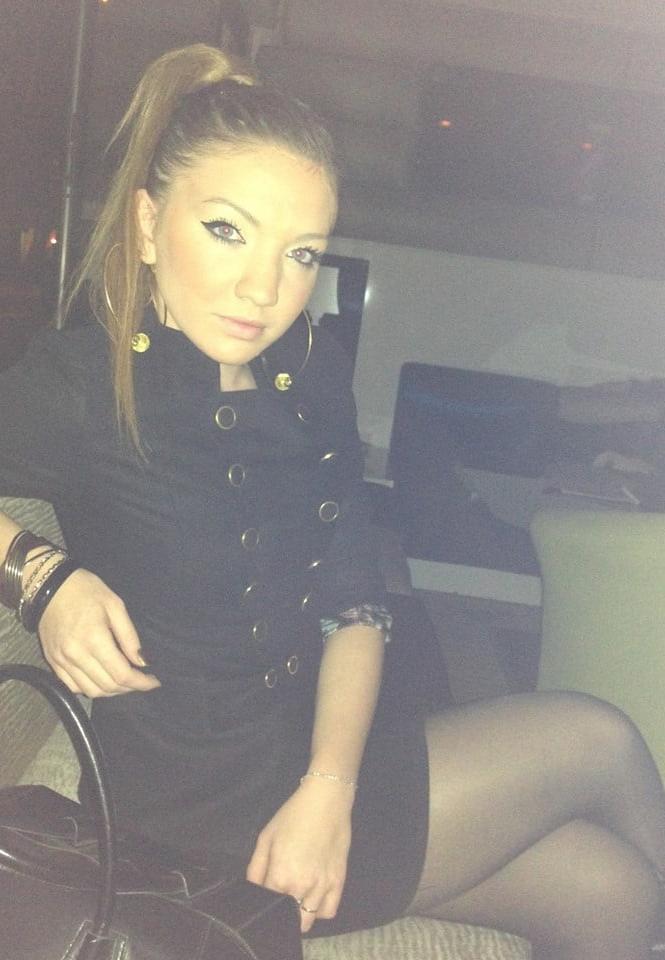 25P sexy females in tights pantyhose nylons 7