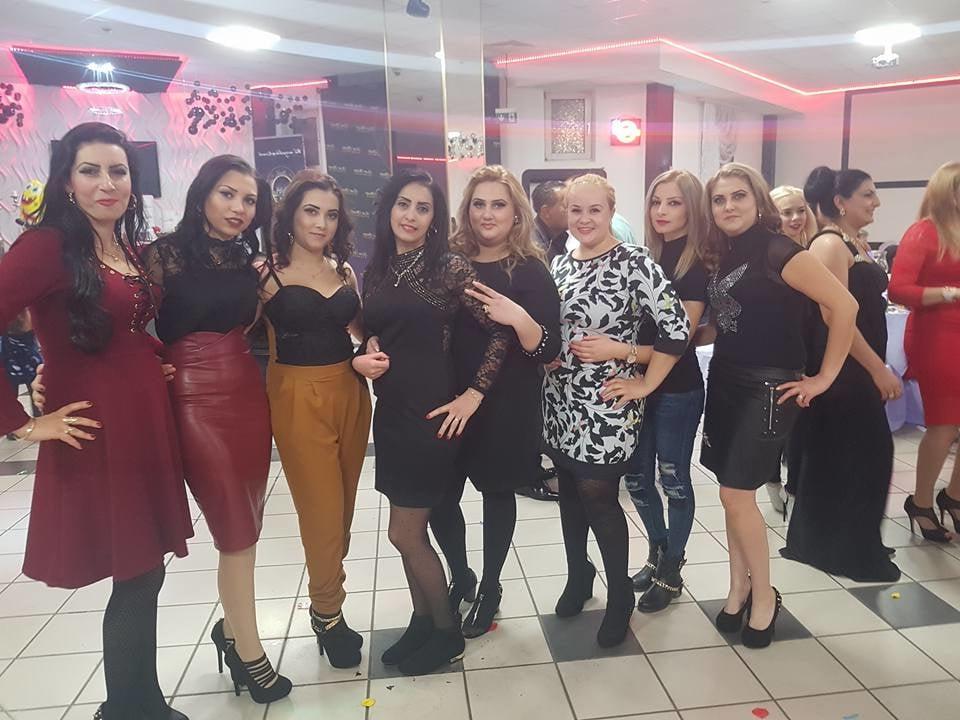 25P sexy females in tights pantyhose nylons 7