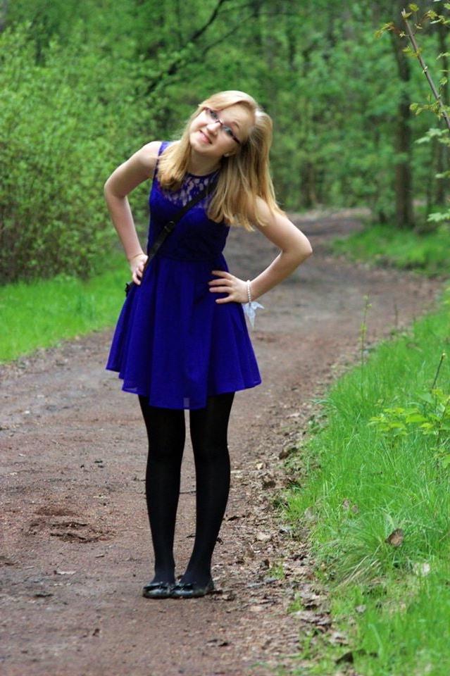 25P sexy females in tights pantyhose nylons 7