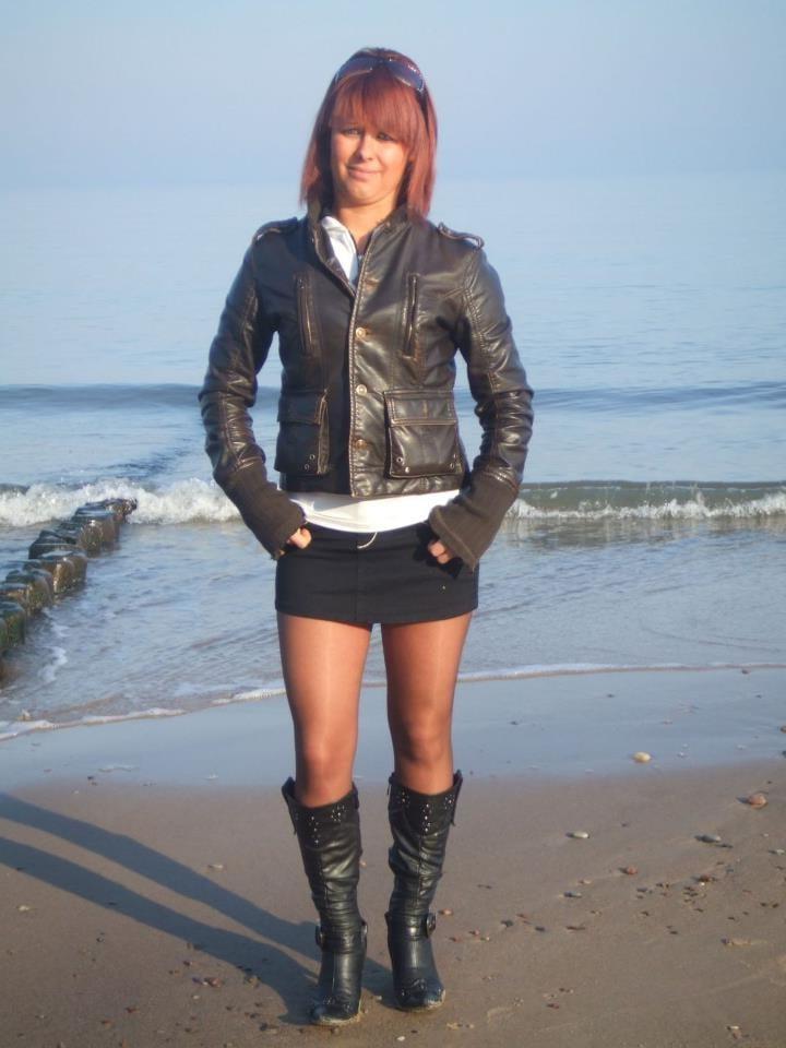 25P sexy females in tights pantyhose nylons 7