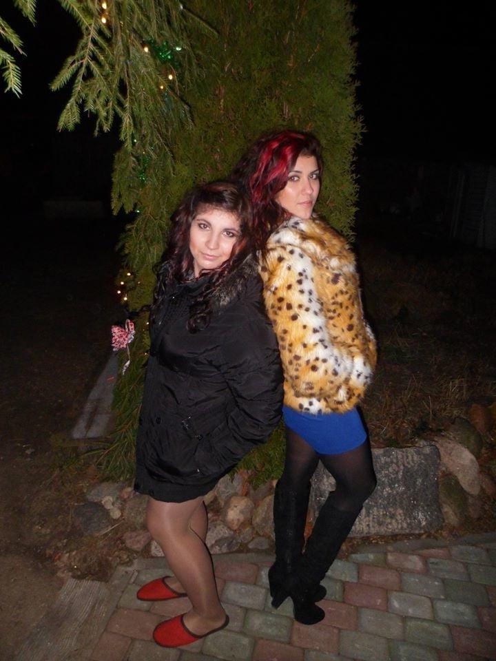25P sexy females in tights pantyhose nylons 7