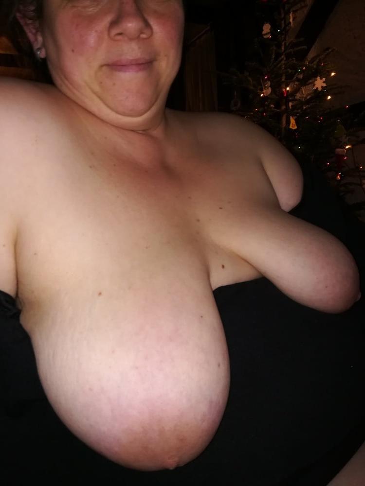 16P Busty Mature