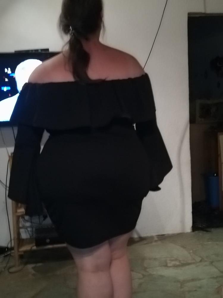 16P Busty Mature
