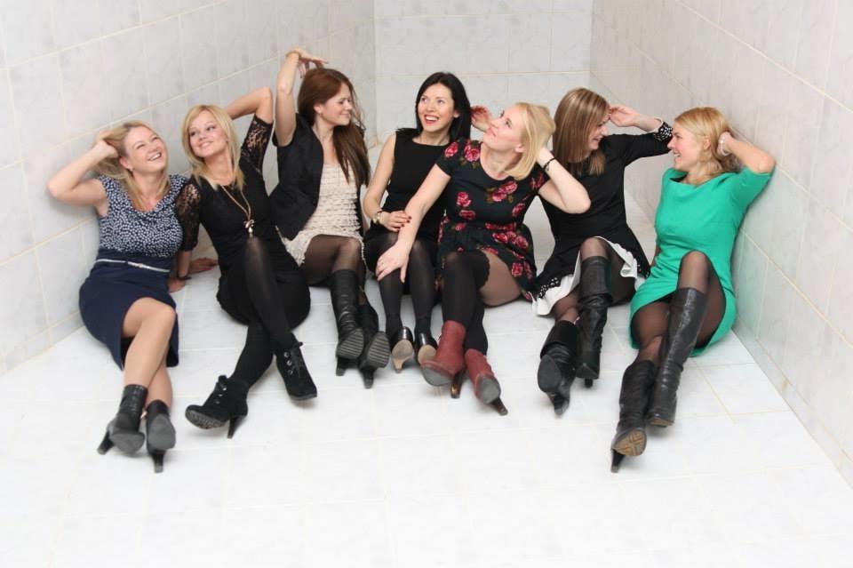 25P sexy females in tights pantyhose nylons 6