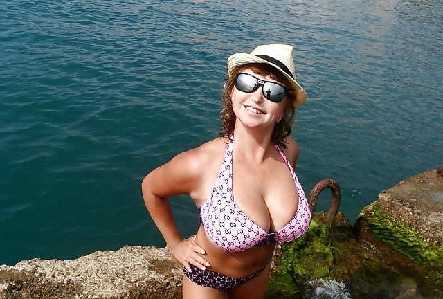 11P Vollbusige russische MILF 22