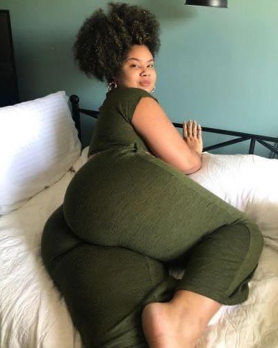 15P She Can Get The Dick 11