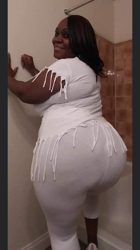 15P She Can Get The Dick 11