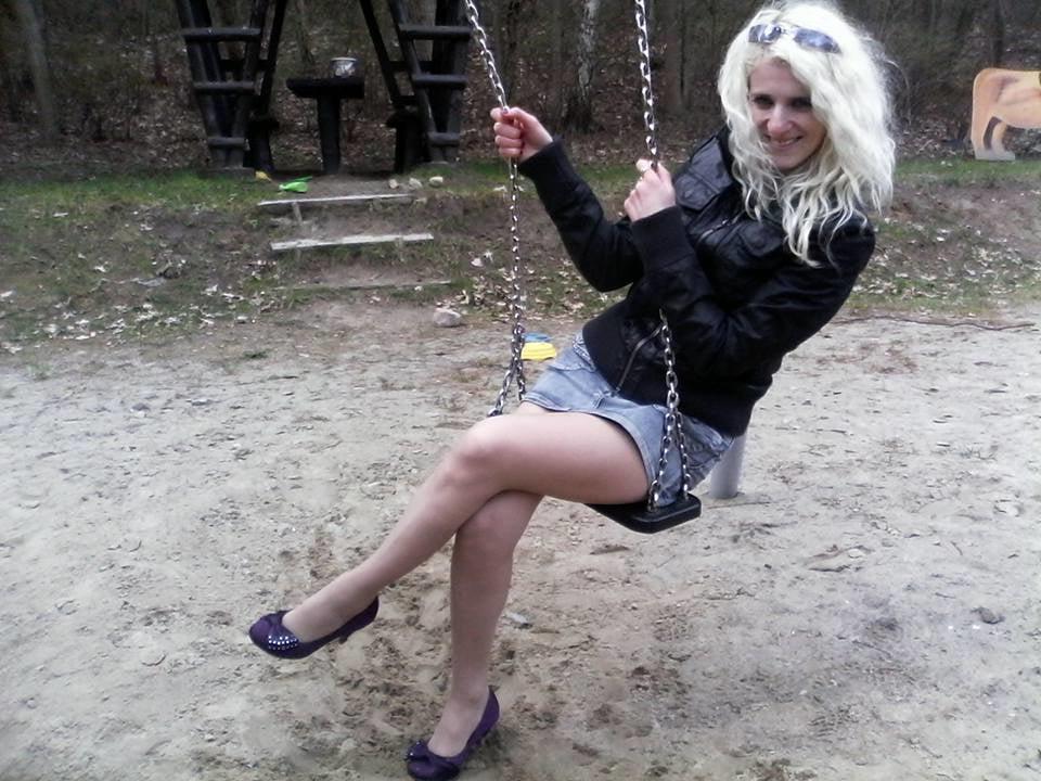 25P sexy females in tights pantyhose nylons 4