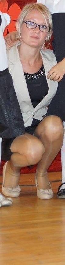 25P sexy females in tights pantyhose nylons 4