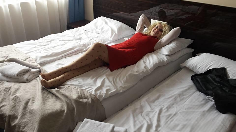 25P sexy females in tights pantyhose nylons 4