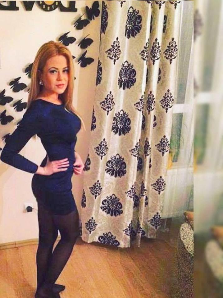 25P sexy females in tights pantyhose nylons 4