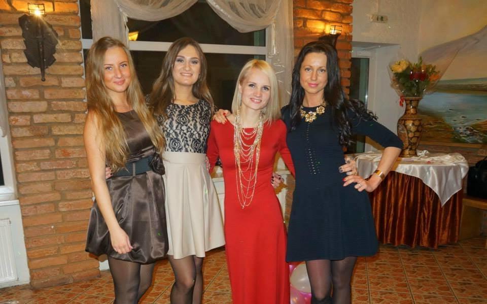 25P sexy females in tights pantyhose nylons 4