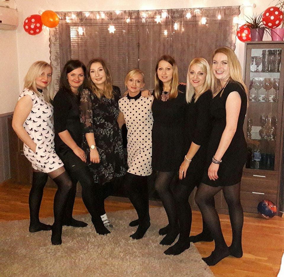 25P sexy females in tights pantyhose nylons 8