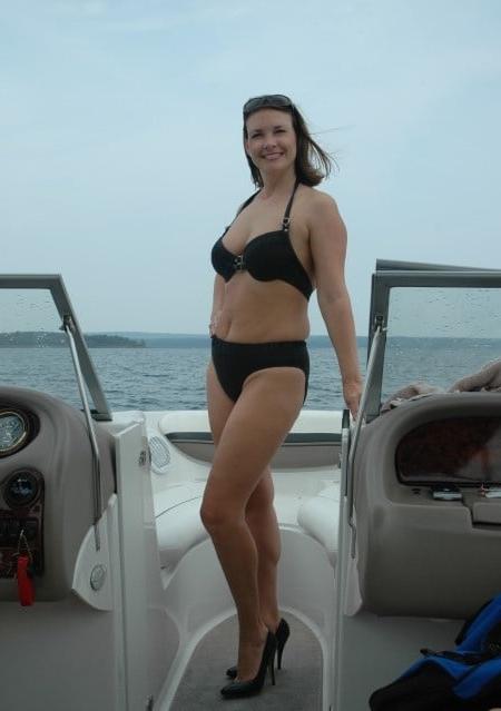 25P Matures on a boat 4