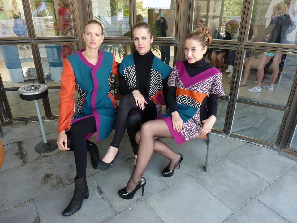 25P sexy females in tights pantyhose nylons 5