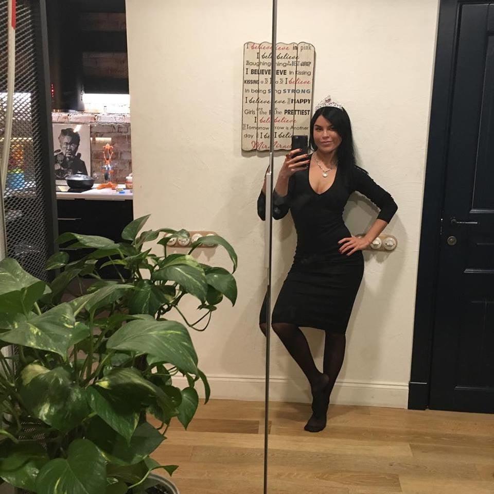 25P sexy females in tights pantyhose nylons 5