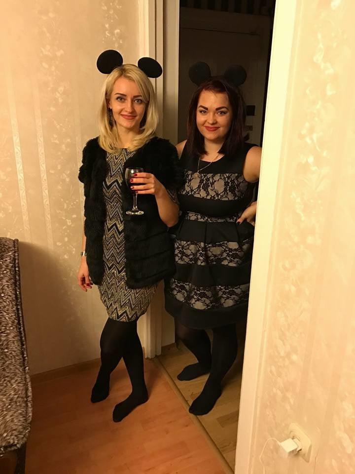 25P sexy females in tights pantyhose nylons 5