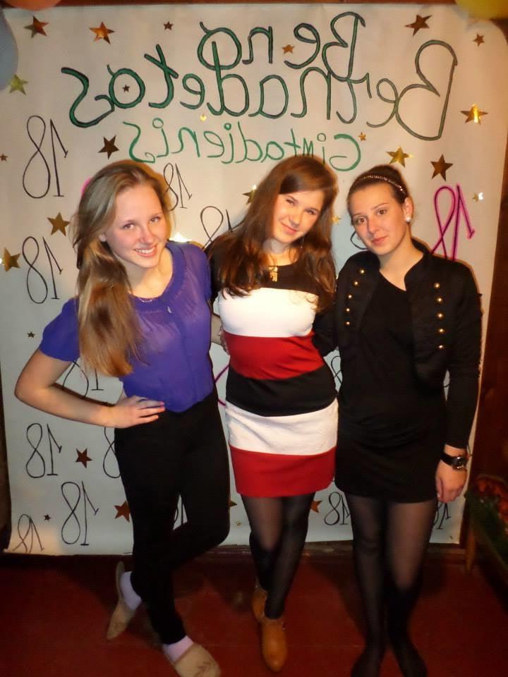 25P sexy females in tights pantyhose nylons 5