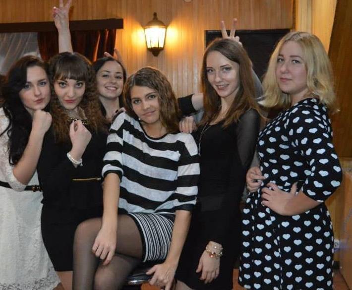 25P sexy females in tights pantyhose nylons 5