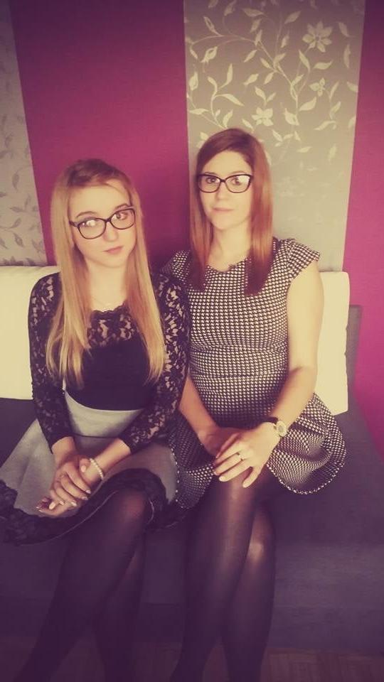 25P sexy females in tights pantyhose nylons 2