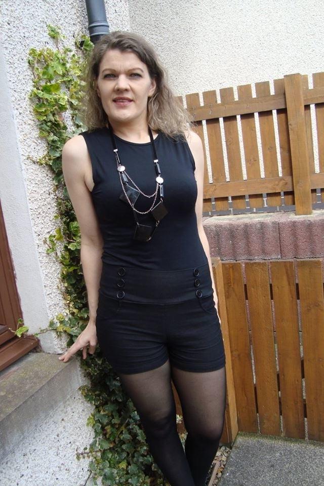 25P sexy females in tights pantyhose nylons 2
