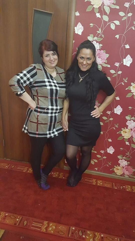 25P sexy females in tights pantyhose nylons 2