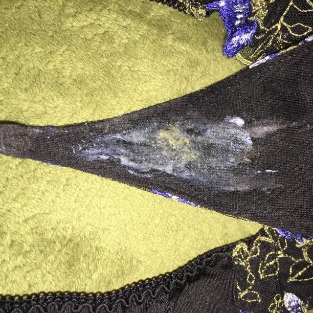 25P Dirty panties 2
