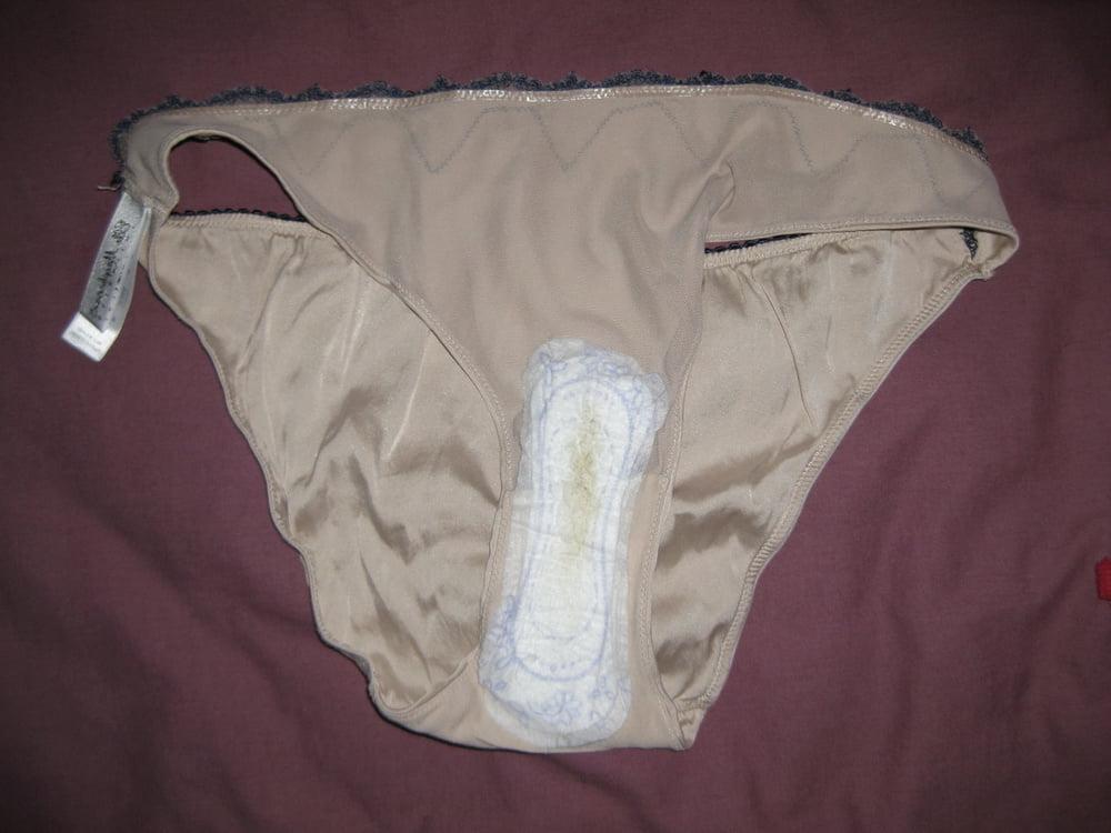 25P Dirty panties 2
