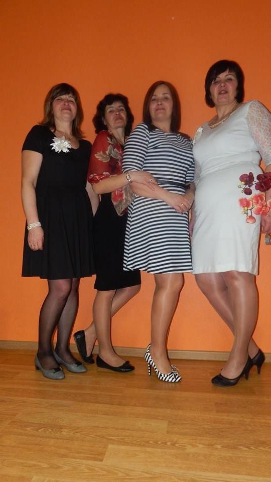25P sexy females in tights pantyhose nylons 1