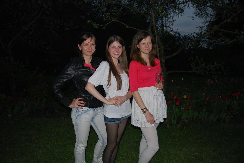 25P sexy females in tights pantyhose nylons 1