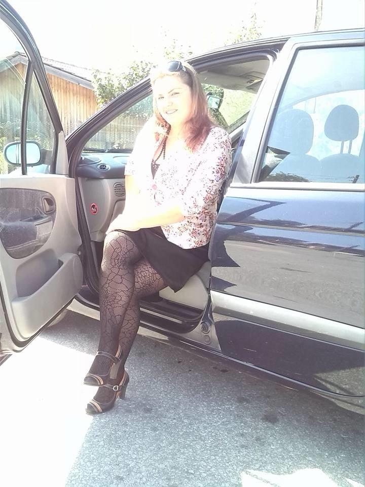 25P sexy females in tights pantyhose nylons 1