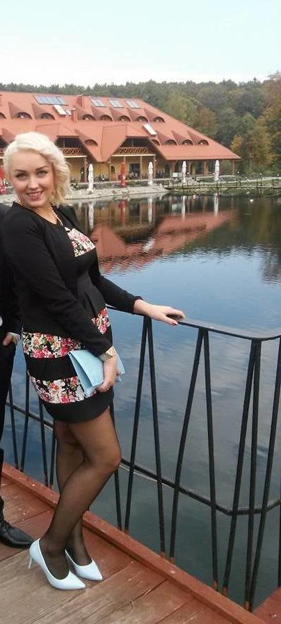 25P sexy females in tights pantyhose nylons 1