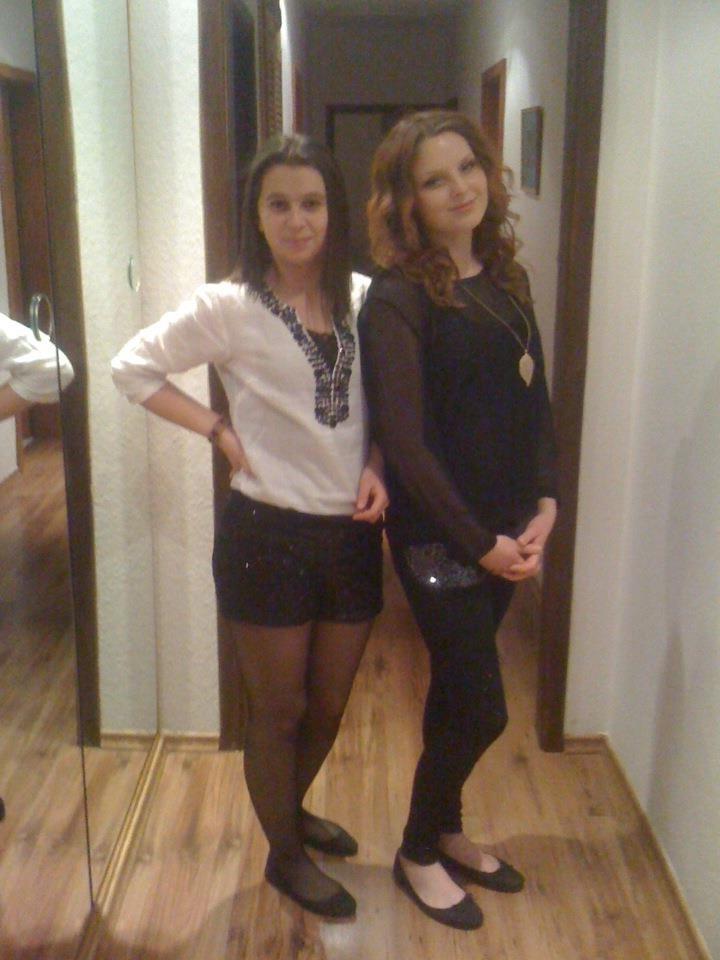25P sexy females in tights pantyhose nylons 1