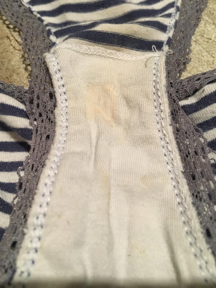 5P 35 years old mature dirty panties