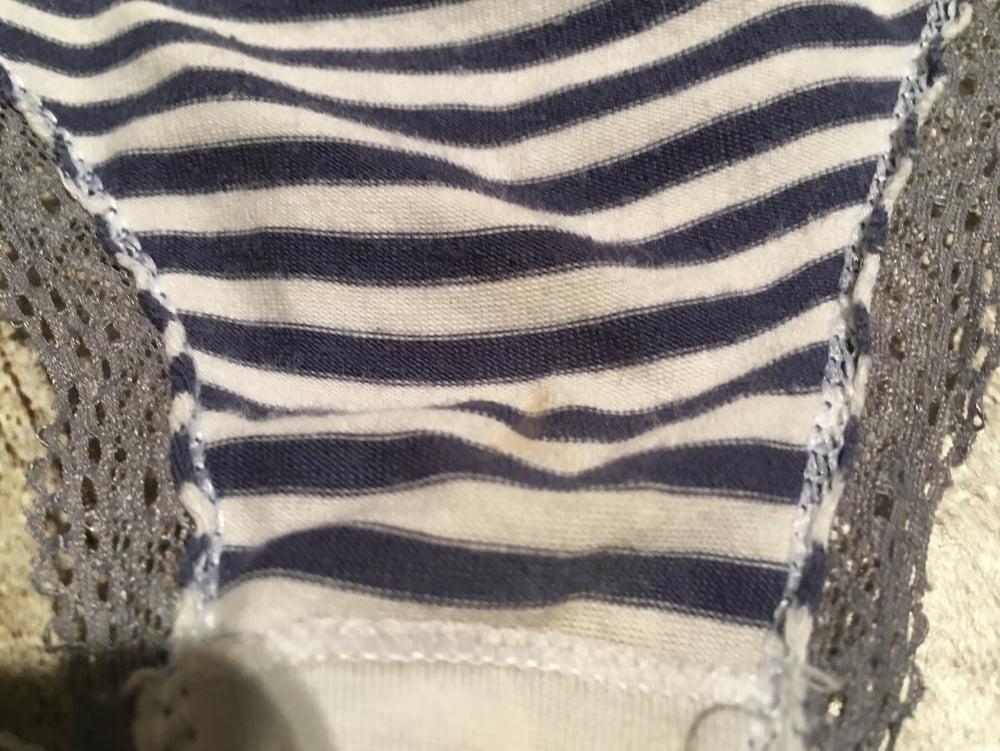 5P 35 years old mature dirty panties