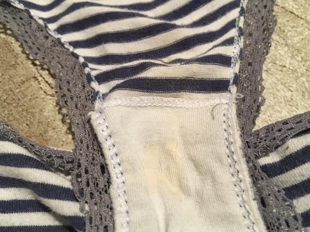 5P 35 years old mature dirty panties