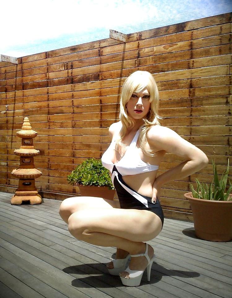 9P Swimsuit Session (MonaTrix)
