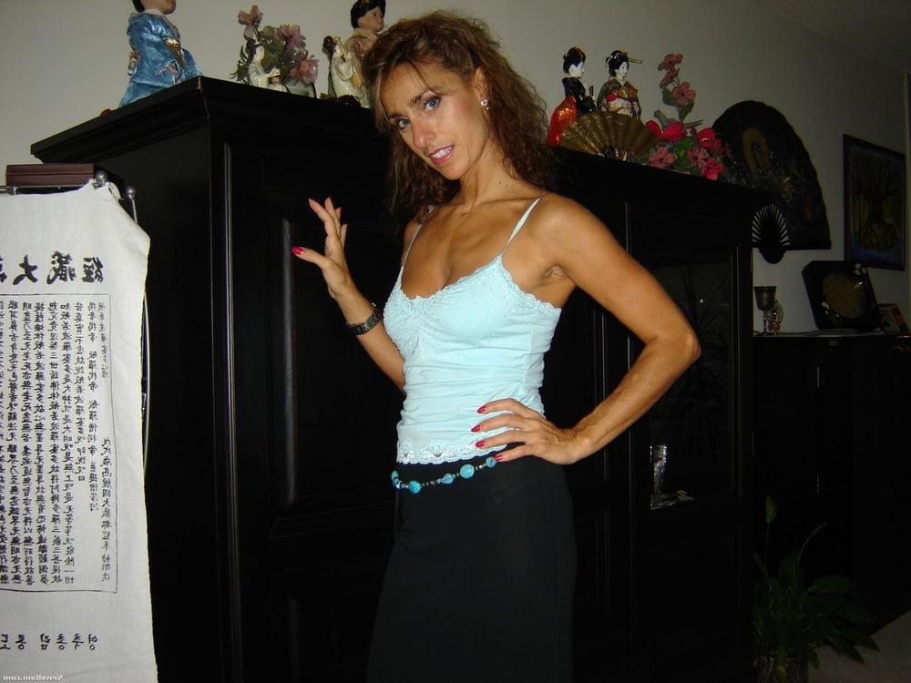 25P French MILF solo - 1