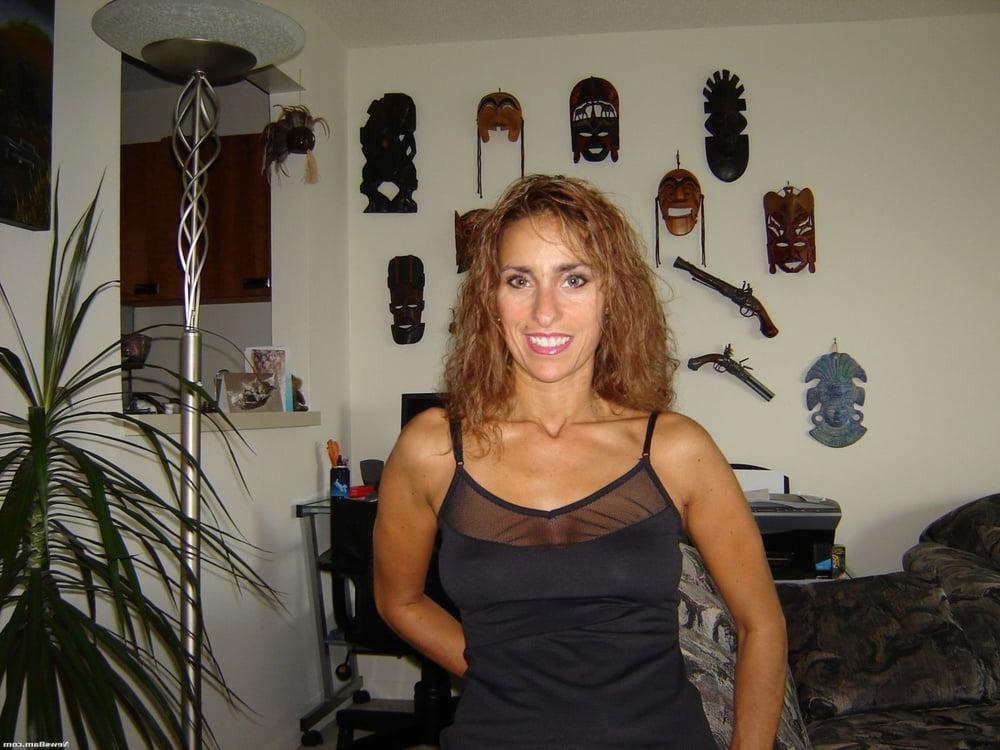 25P French MILF solo - 1