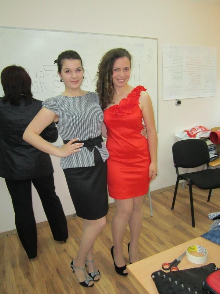 25P sexy females in tights pantyhose nylons 3