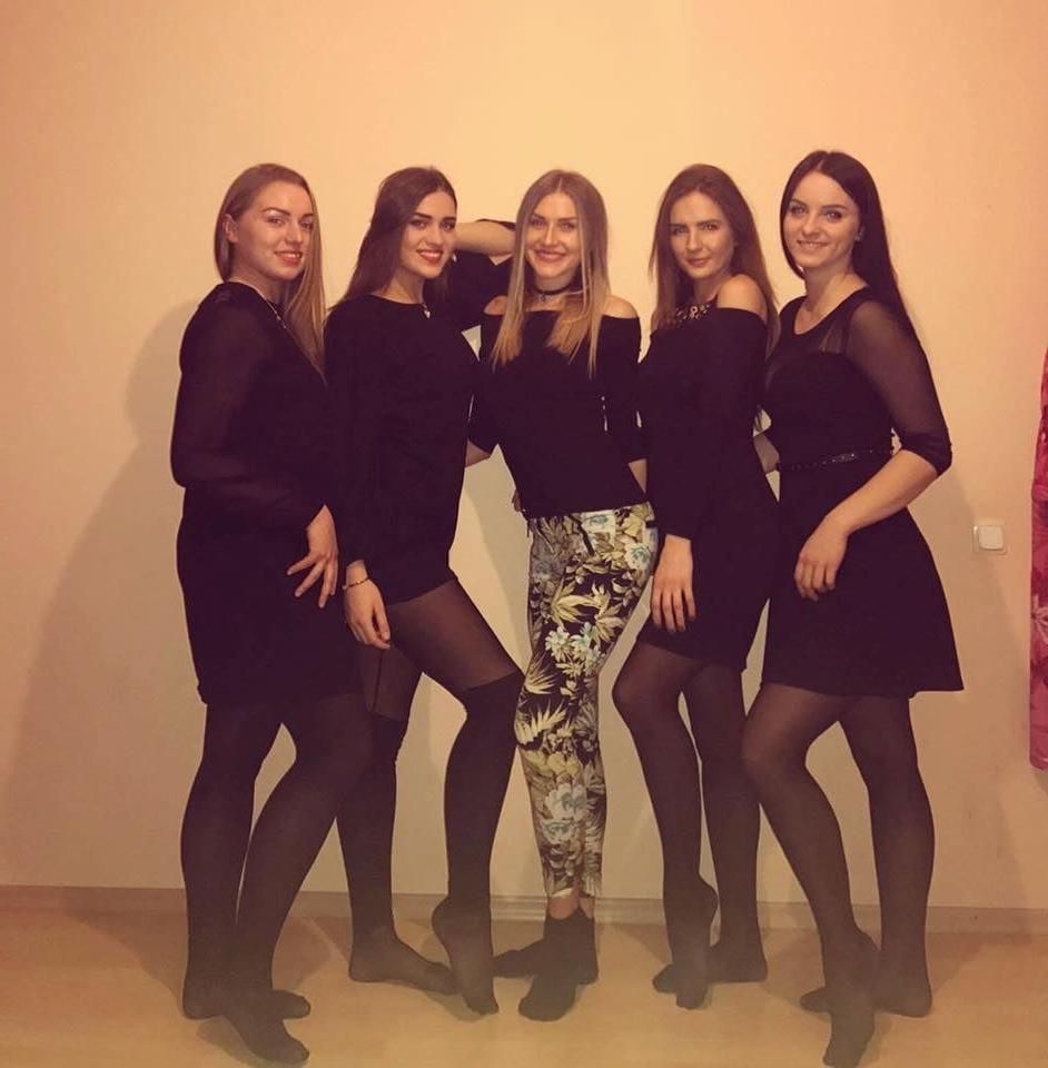 25P sexy females in tights pantyhose nylons 3