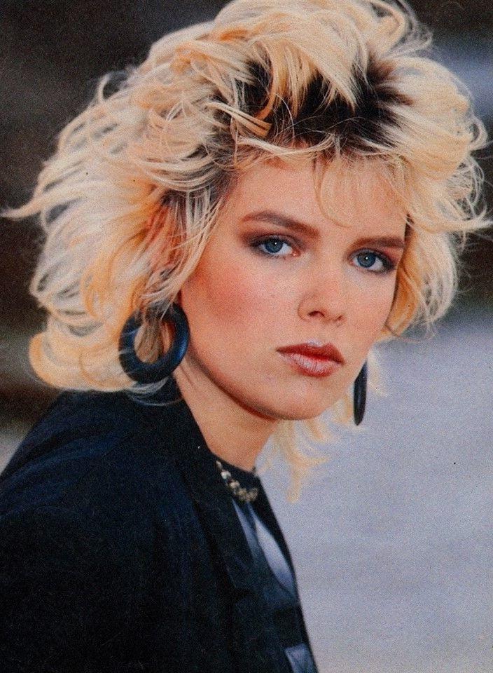 25P 80's disco style: Kim Wilde