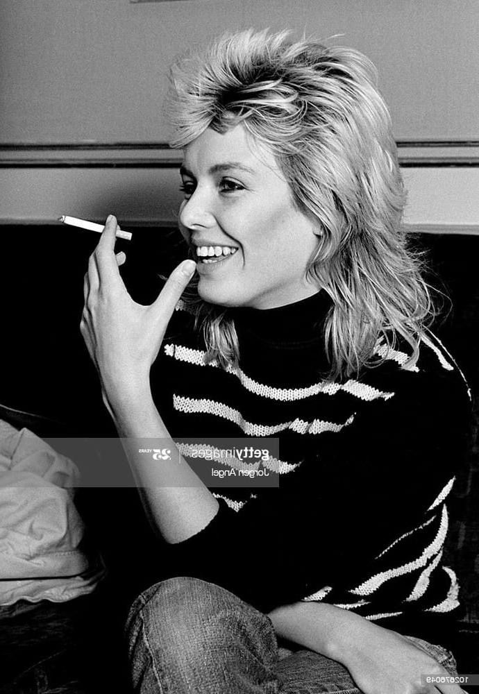 25P 80's disco style: Kim Wilde