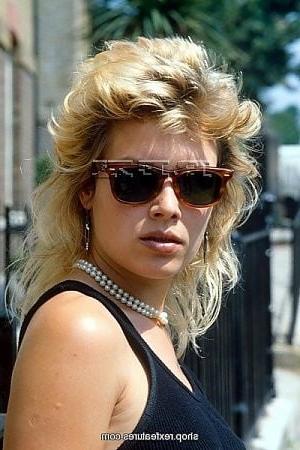 25P 80's disco style: Kim Wilde