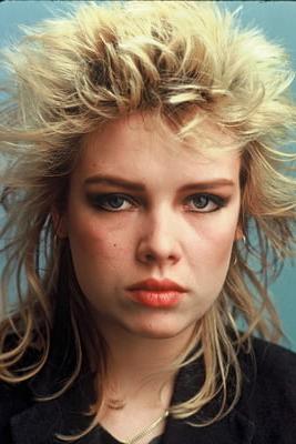25P 80's disco style: Kim Wilde