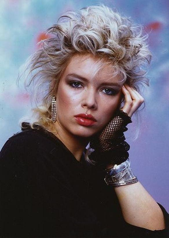 25P 80's disco style: Kim Wilde