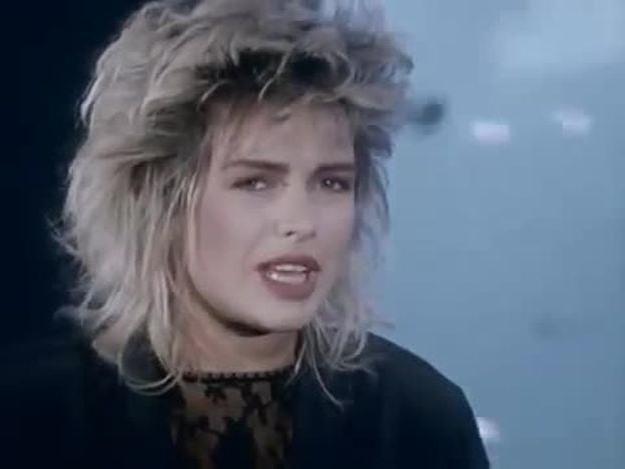 25P 80's disco style: Kim Wilde