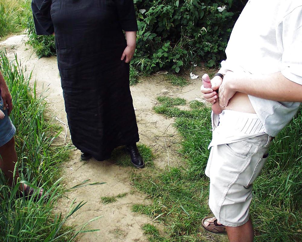 20P Mature Lady - Outdoor fun - dirty comments welcome